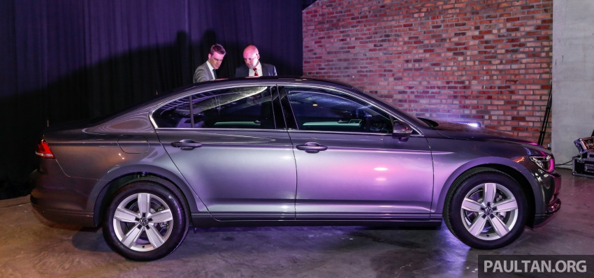 Volkswagen Passat Trendline Plus, Comfortline Plus – larger wheels, window tint, up to RM15k cheaper 686369
