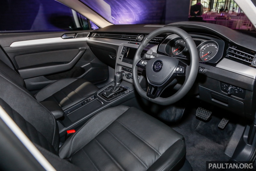 Volkswagen Passat Trendline Plus, Comfortline Plus – larger wheels, window tint, up to RM15k cheaper 686391