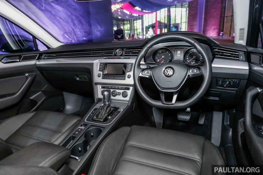 Volkswagen Passat Trendline Plus, Comfortline Plus – larger wheels, window tint, up to RM15k cheaper 686415