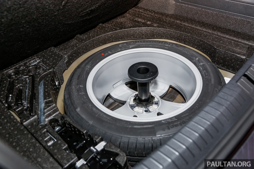Volkswagen Passat Trendline Plus, Comfortline Plus – larger wheels, window tint, up to RM15k cheaper 686445