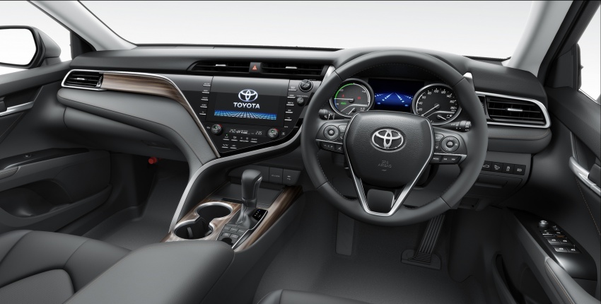 Toyota Camry 2018 kini di pasaran Jepun – 33.4 km/l 681231