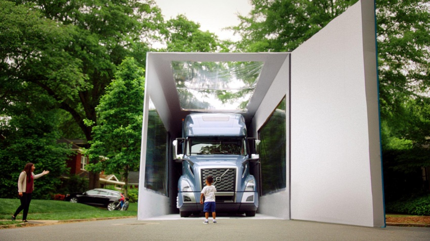 VIDEO: Trak Volvo VNL – rekod ‘buka kotak’ paling besar di dunia oleh kanak-kanak berumur tiga tahun 681987