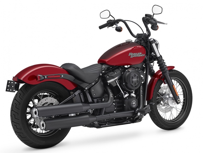 2018 Harley-Davidson Softail range updated – 107 and 114 Milwaukee Eight V-twin engines, faster and lighter 703797
