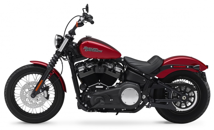 2018 Harley-Davidson Softail range updated – 107 and 114 Milwaukee Eight V-twin engines, faster and lighter 703801