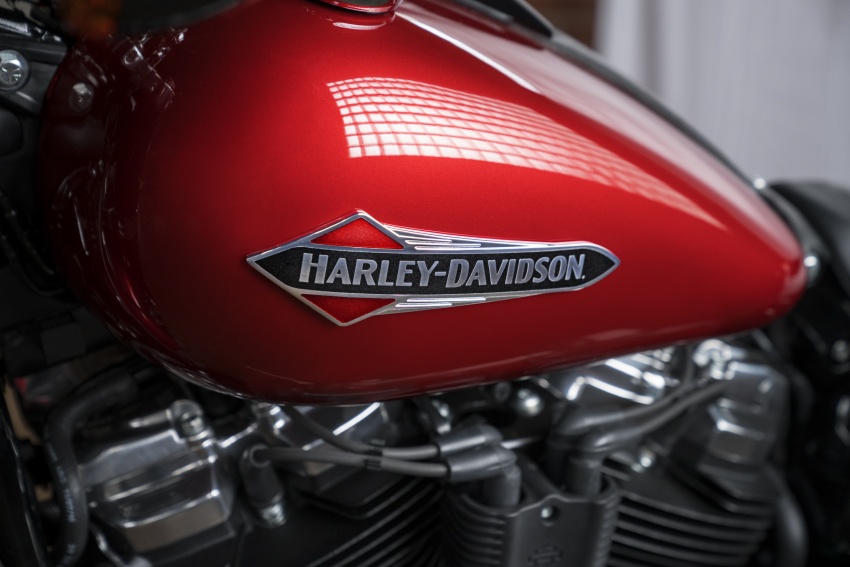 2018 Harley-Davidson Softail range updated – 107 and 114 Milwaukee Eight V-twin engines, faster and lighter 703847