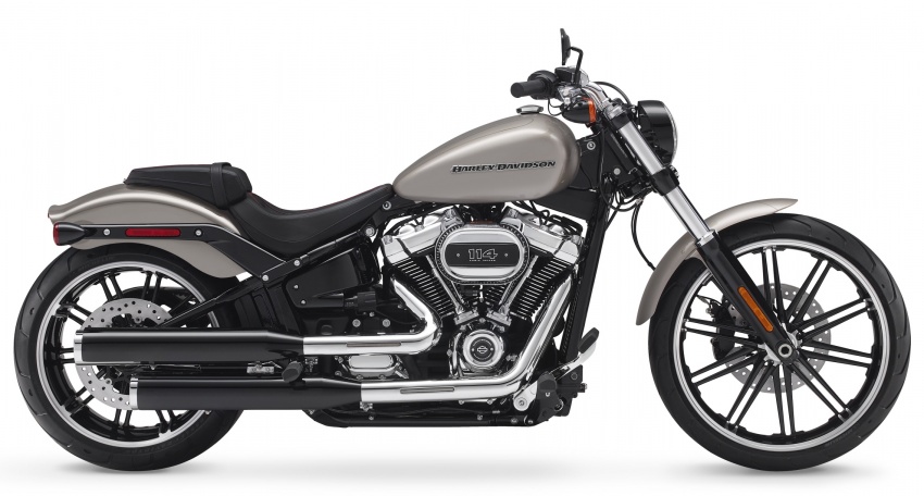 2018 Harley-Davidson Softail range updated – 107 and 114 Milwaukee Eight V-twin engines, faster and lighter 703787