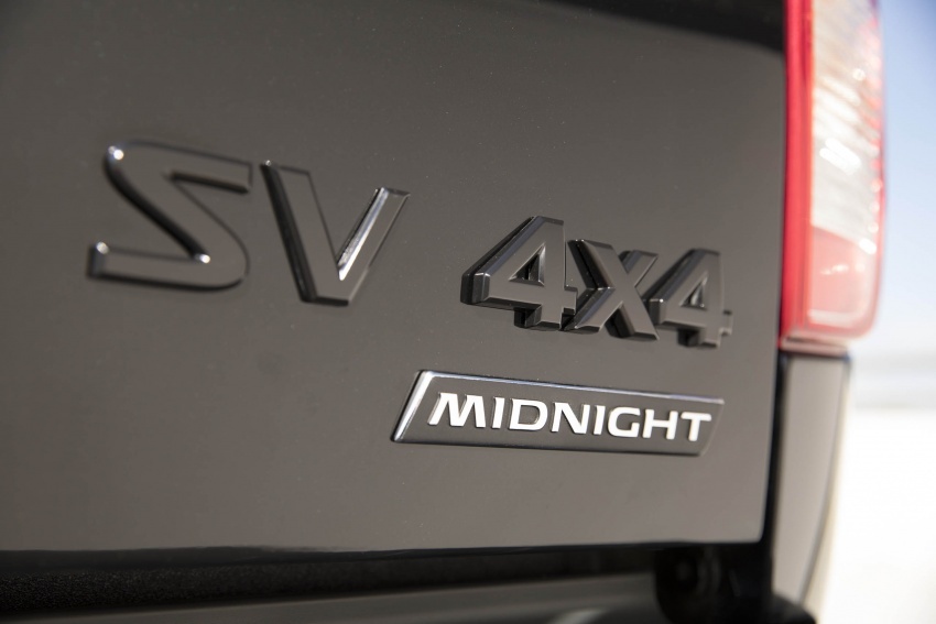 Nissan perkenalkan trak dalam versi Midnight Edition 702050