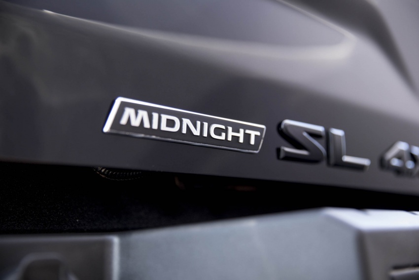 Nissan perkenalkan trak dalam versi Midnight Edition 702034