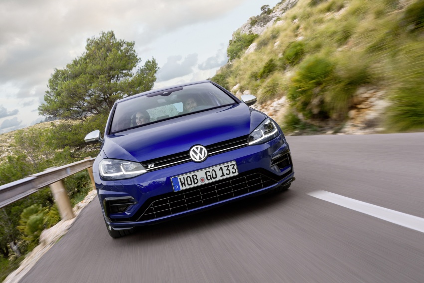 Volkswagen Golf R gains optional Performance packs 692051