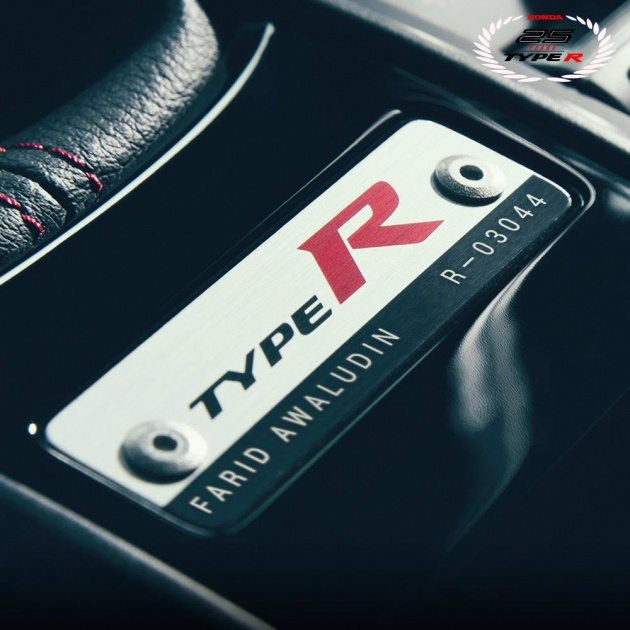 Honda UK beri plat no. produksi Civic Type R maya dengan nama anda sendiri menerusi laman Facebook