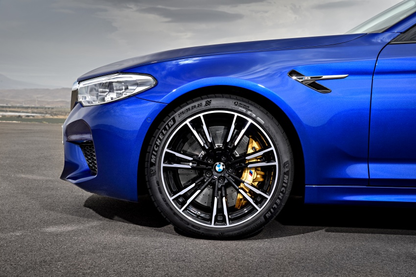 F90 BMW M5 finally revealed with 600 hp and 750 Nm 701633