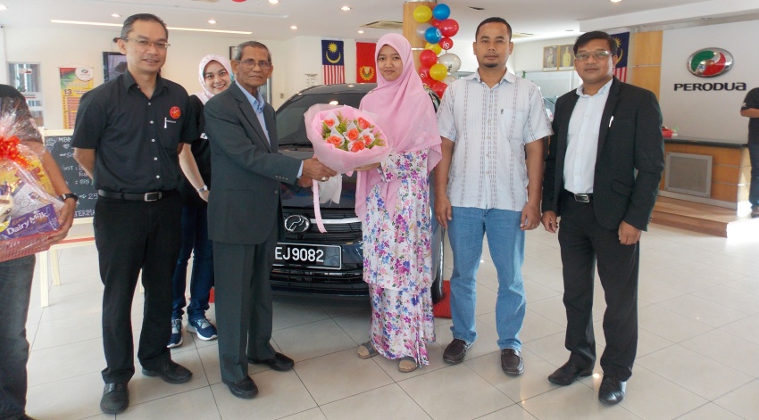 Perodua delivers its 250,000th Axia to school teacher 694484