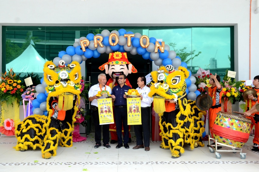 Proton launches new body and paint centre in Seri Kembangan, announces Amazing 5 Value campaign 702139
