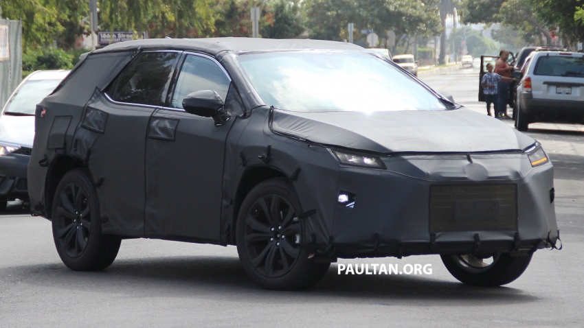 SPYSHOTS: Lexus RX with three-row seating tested 702508