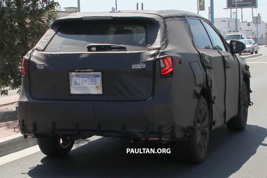 SPYSHOTS: Lexus RX with three-row seating tested Image #702513