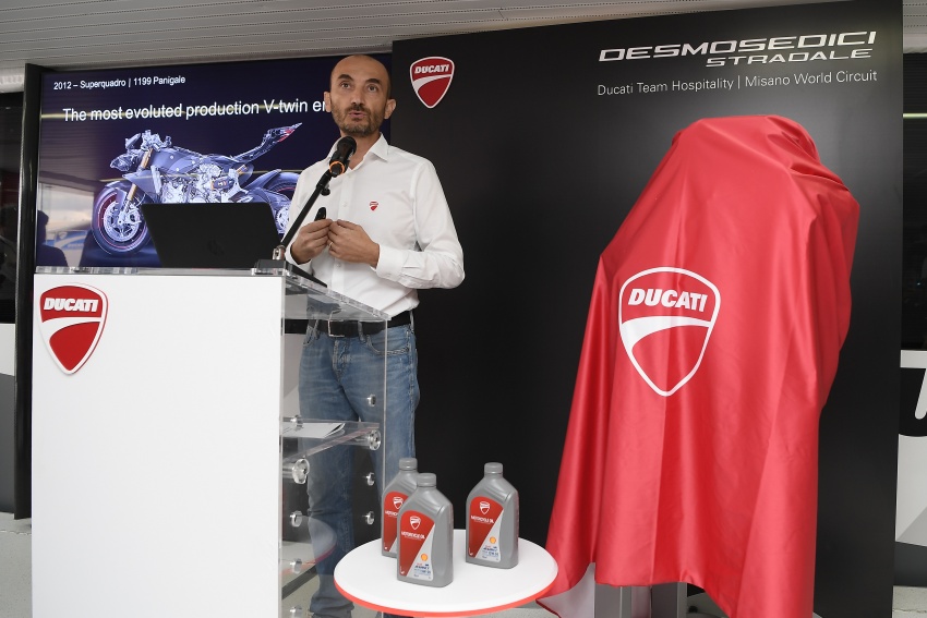 Ducati unveils new Desmosedici Stradale V-four 710512
