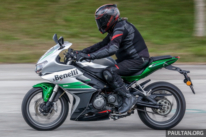 REVIEW: 2017 Benelli 302R – sports on a shoestring 713889