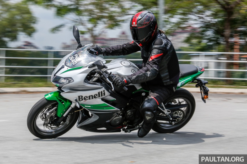 REVIEW: 2017 Benelli 302R – sports on a shoestring 713890