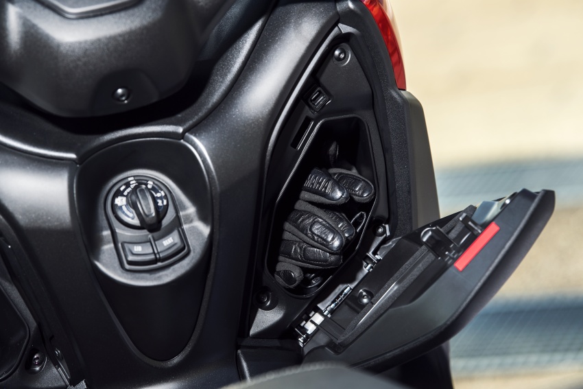 2018 Yamaha X-Max 125 scooter released in Europe 709973