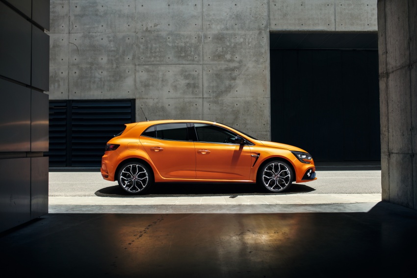 New Renault Megane RS debuts – 279 PS, four-wheel steering, choice of six-speed manual or dual-clutch 709447