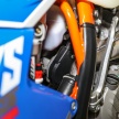 KTM EXC 250 TPI 2018 sudah dijual di Malaysia – guna enjin dua lejang suntikan bahan api, harga RM45,050