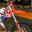 KTM EXC 250 TPI 2018 sudah dijual di Malaysia – guna enjin dua lejang suntikan bahan api, harga RM45,050