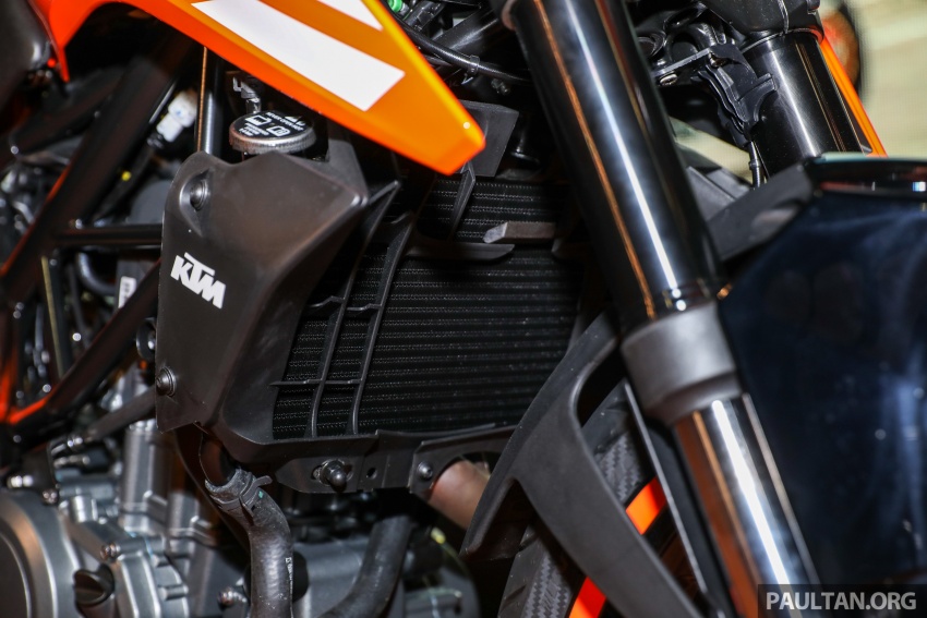 2017 KTM Duke 250 and Duke 390 launched in Malaysia – Euro 4, ABS; from RM21,730 – RM28,800 715361