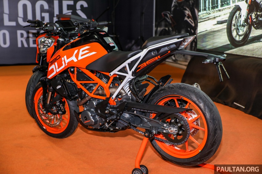 2017 KTM Duke 250 and Duke 390 launched in Malaysia – Euro 4, ABS; from RM21,730 – RM28,800 715389