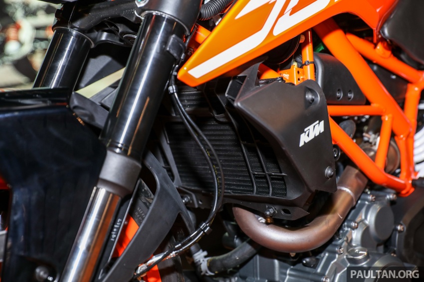 2017 KTM Duke 250 and Duke 390 launched in Malaysia – Euro 4, ABS; from RM21,730 – RM28,800 715392