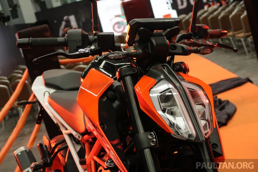 2017 KTM Duke 250 and Duke 390 launched in Malaysia – Euro 4, ABS; from RM21,730 – RM28,800 715046