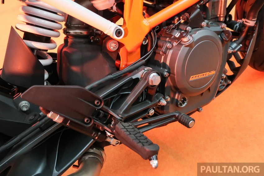 2017 KTM Duke 250 and Duke 390 launched in Malaysia – Euro 4, ABS; from RM21,730 – RM28,800 715039