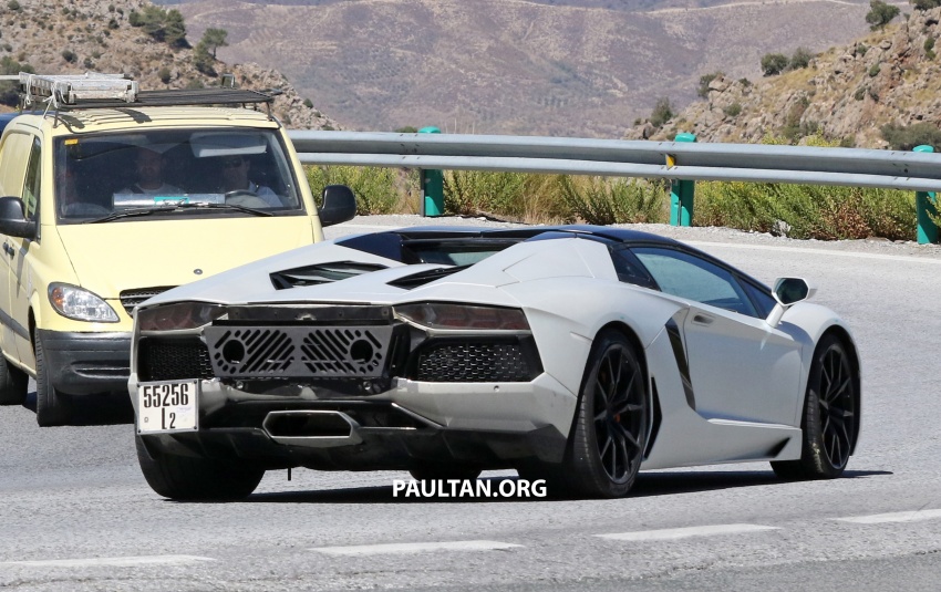 SPIED: Lamborghini Aventador Performante spotted 712573