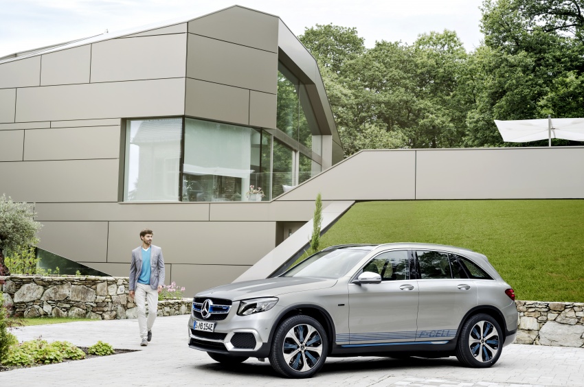 Mercedes-Benz GLC F-Cell revealed in pre-production form at Frankfurt show – two electric energy sources 710365