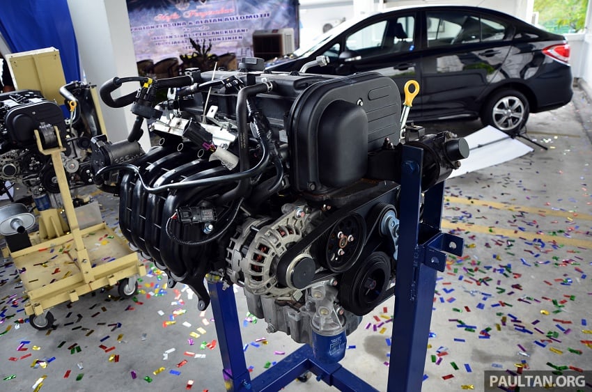 Proton hands over a brand-new Persona, engine and transmission to PDRM for research, training purposes 713089