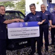 Proton hands over a brand-new Persona, engine and transmission to PDRM for research, training purposes