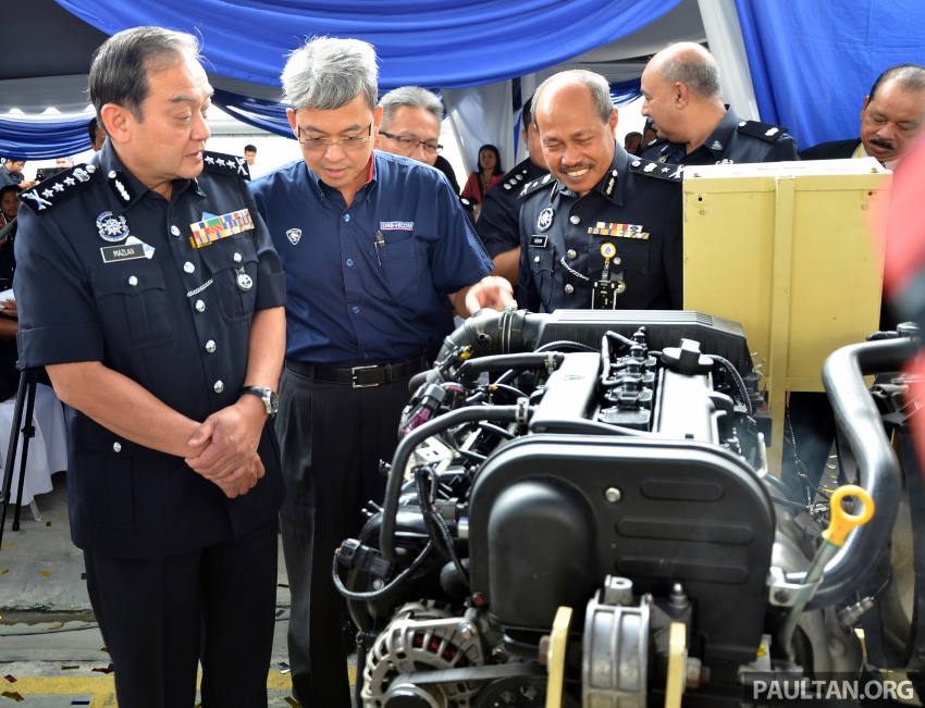 Proton hands over a brand-new Persona, engine and transmission to PDRM for research, training purposes 713081