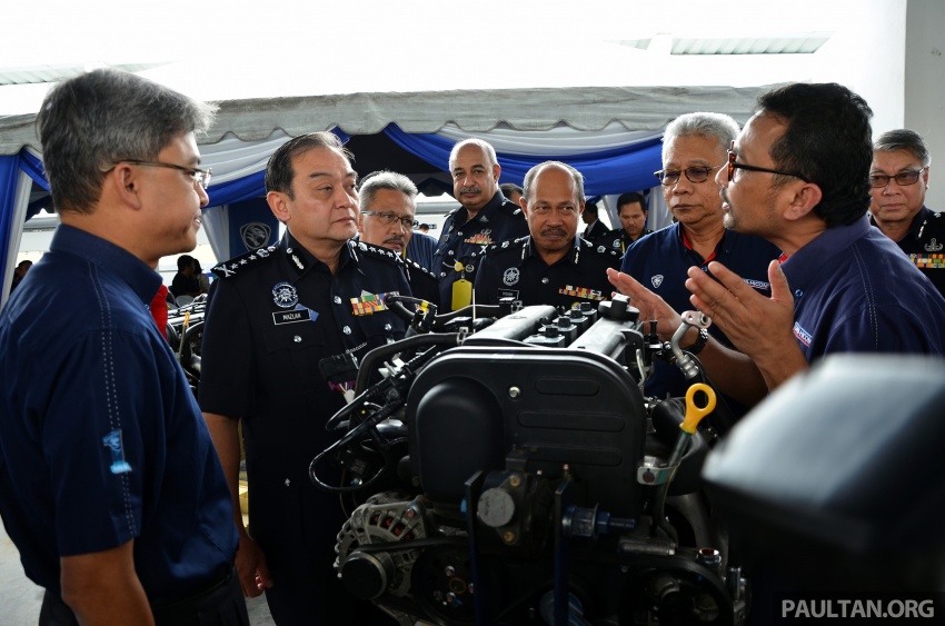 Proton hands over a brand-new Persona, engine and transmission to PDRM for research, training purposes 713084