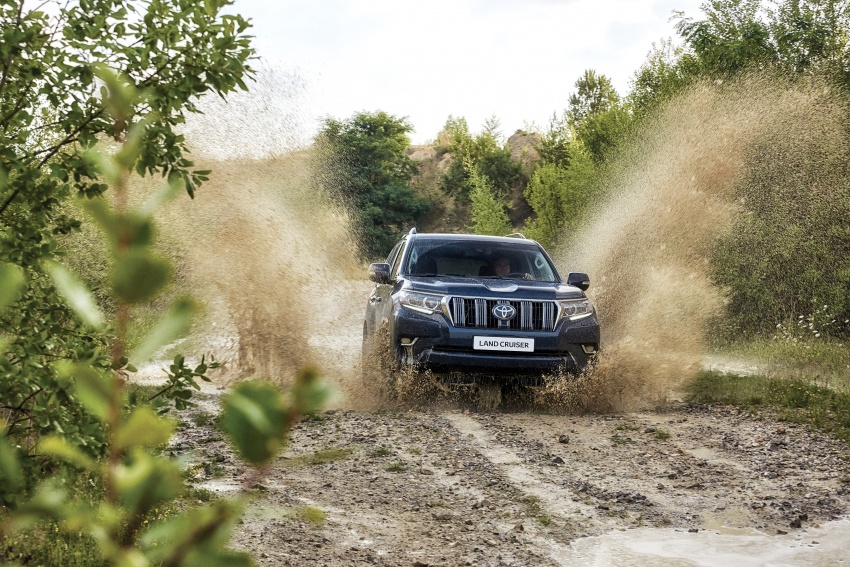 2018 Toyota Land Cruiser Prado facelift unveiled 709649