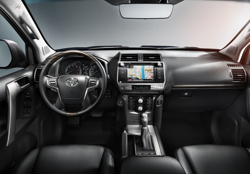 2018 Toyota Land Cruiser Prado facelift unveiled 709654