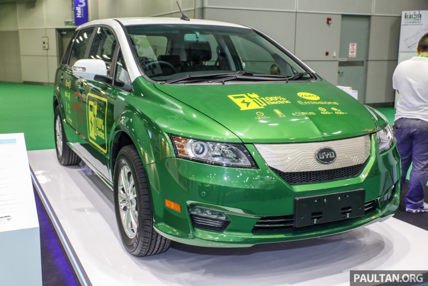 BYD e6 electric vehicle shown at IGEM 2017 – 121 hp, 450 Nm, 400 km range, available for fleet buyers only 722076