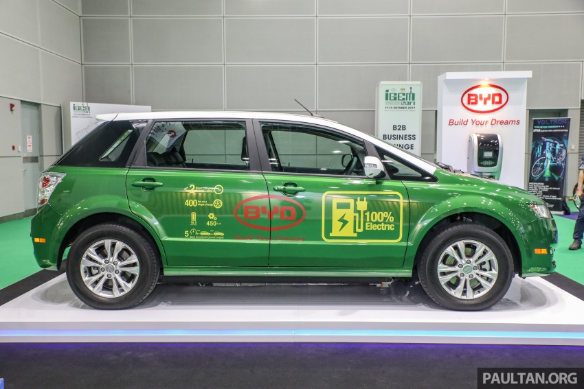 BYD e6 electric vehicle shown at IGEM 2017 – 121 hp, 450 Nm, 400 km range, available for fleet buyers only 722078