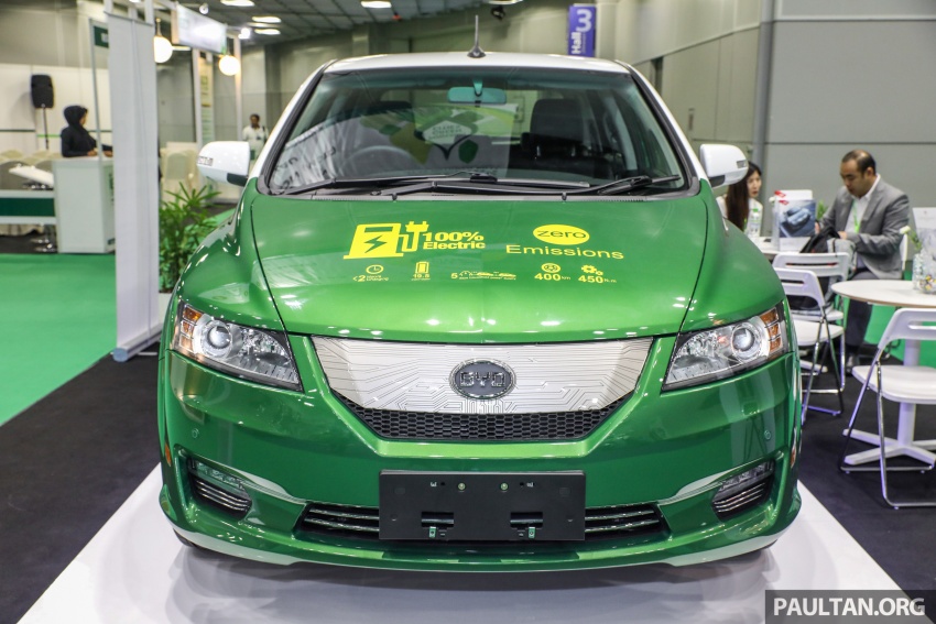 BYD e6 electric vehicle shown at IGEM 2017 – 121 hp, 450 Nm, 400 km range, available for fleet buyers only 722079
