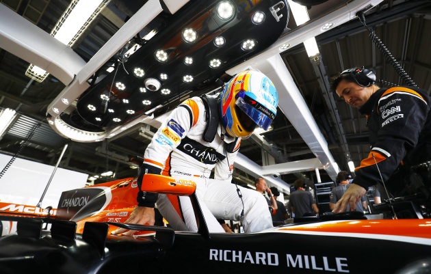 Fernando Alonso to remain with McLaren in 2018