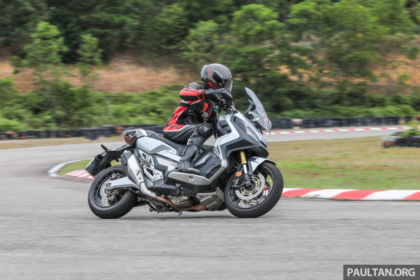 FIRST RIDE: 2017 Honda X-ADV adventure scooter 730144