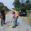 Tiga jalan kampung di Teluk Intan, Perak terima turapan dengan campuran getah – pertama di Malaysia