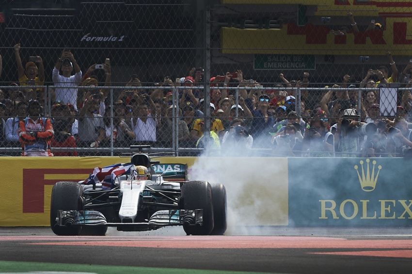 Lewis Hamilton wins fourth F1 world championship 730213