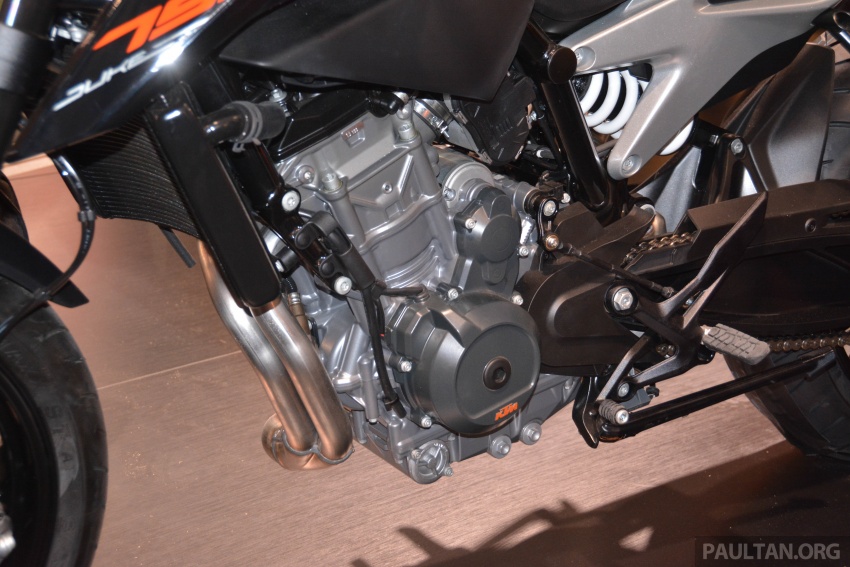 2017 EICMA: KTM 790 Duke “The Scalpel” – but is the KTM 790 Adventure R off-roader coming in 2019? 741037