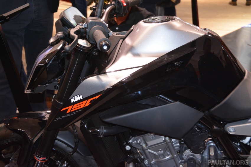 2017 EICMA: KTM 790 Duke “The Scalpel” – but is the KTM 790 Adventure R off-roader coming in 2019? 741040