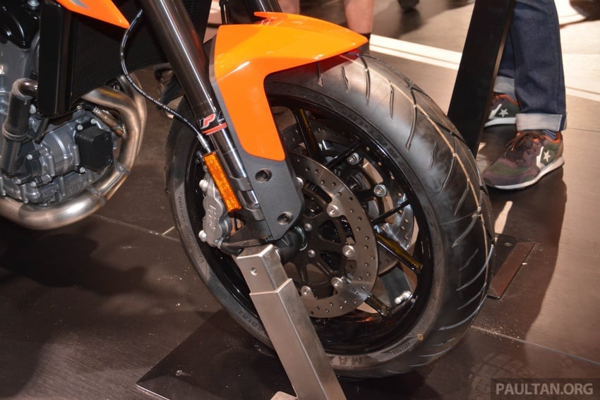 2017 EICMA: KTM 790 Duke “The Scalpel” – but is the KTM 790 Adventure R off-roader coming in 2019? 741044