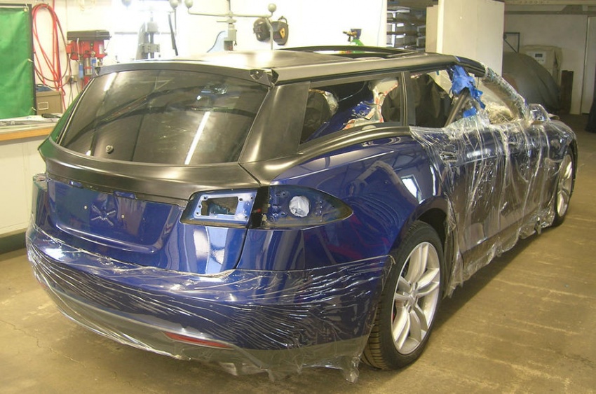 Tesla Model S wagon commissioned – space for dogs 738897